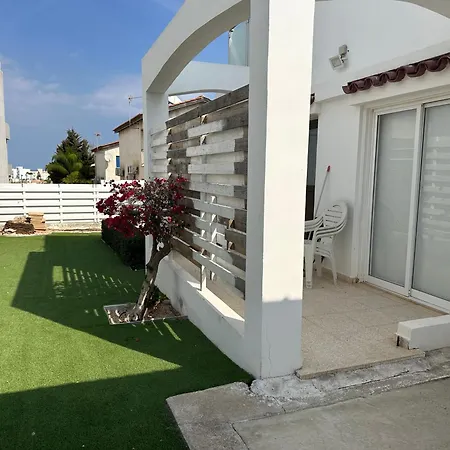 Stylish, Quiet 800m From The Beach, Pernera