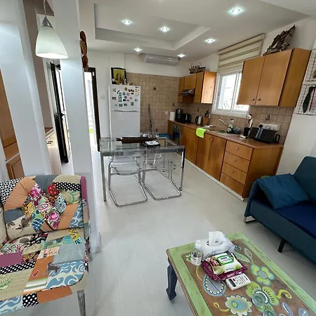 Vilă Stylish, Quiet 800m From The Beach, Pernera Paralimni