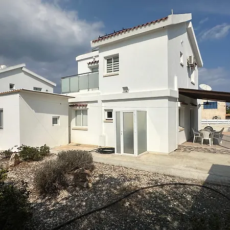 Stylish, Quiet 800m From The Beach, Pernera *